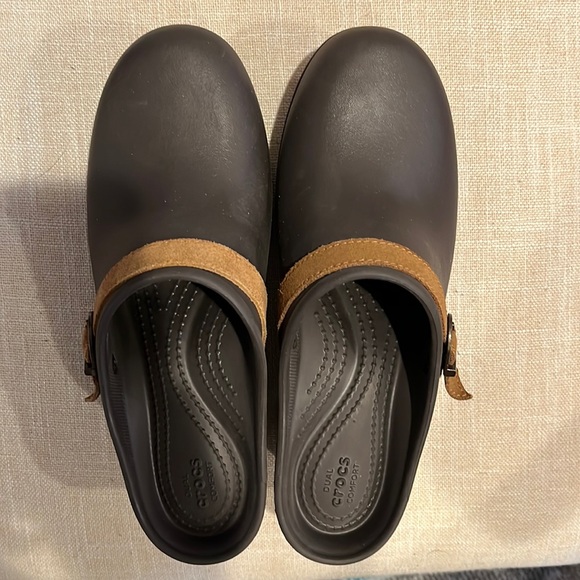 Crocs Sarah Clogs - Picture 3 of 12